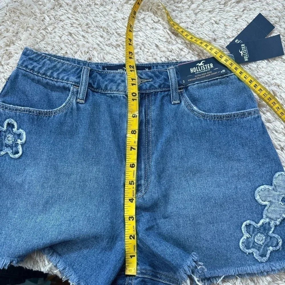 Hollister Womens Ultra high rise Denim Shorts size W26 - Picture 9 of 11
